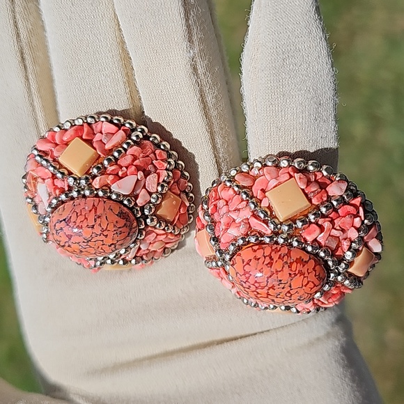 VINTAGE Michelle Sugar Clip-on Earrings - Picture 5 of 11